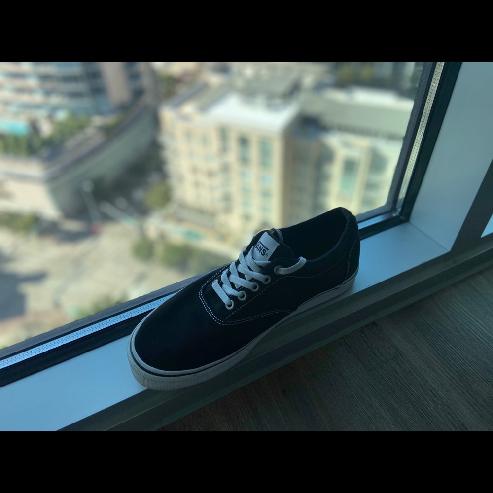 Vans - Picture 3 of 4